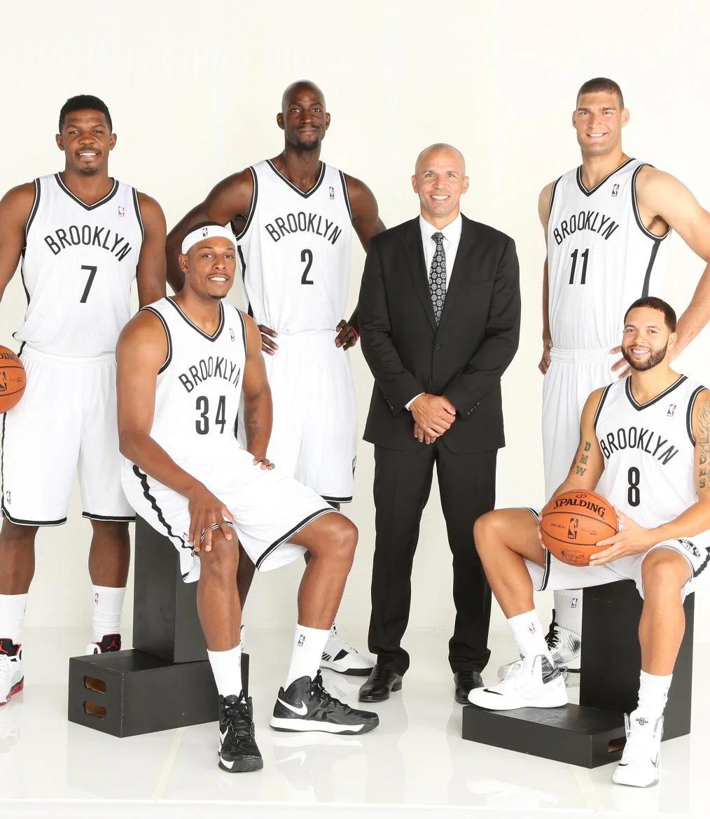 他为轴心 他为轴心